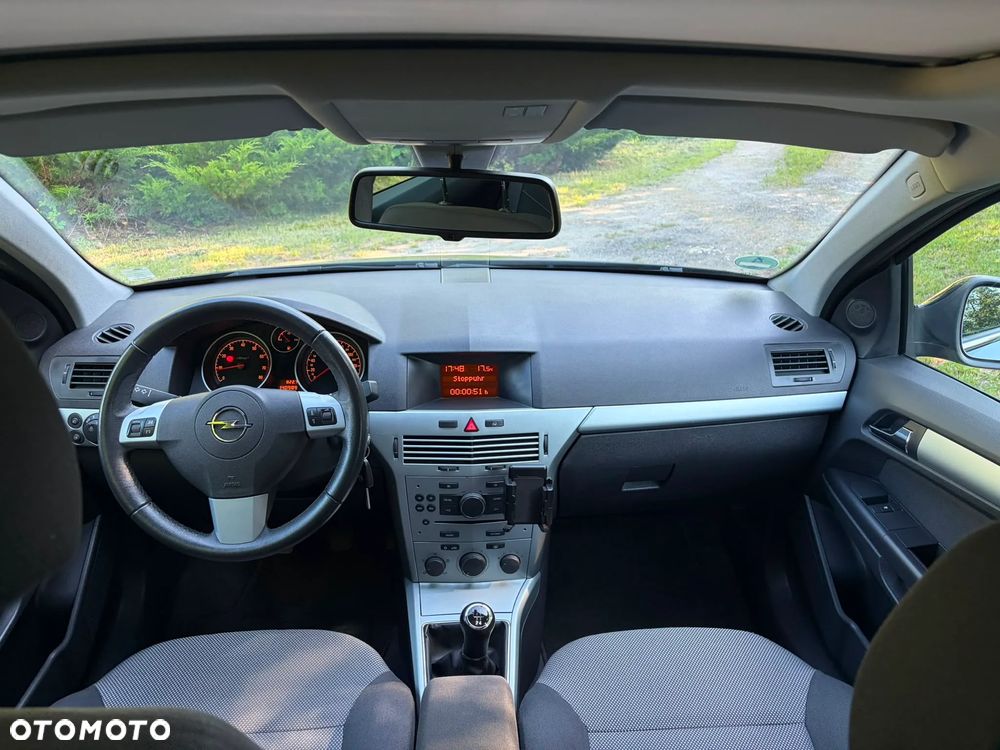 Opel Astra 1.6 Color Edition - 17