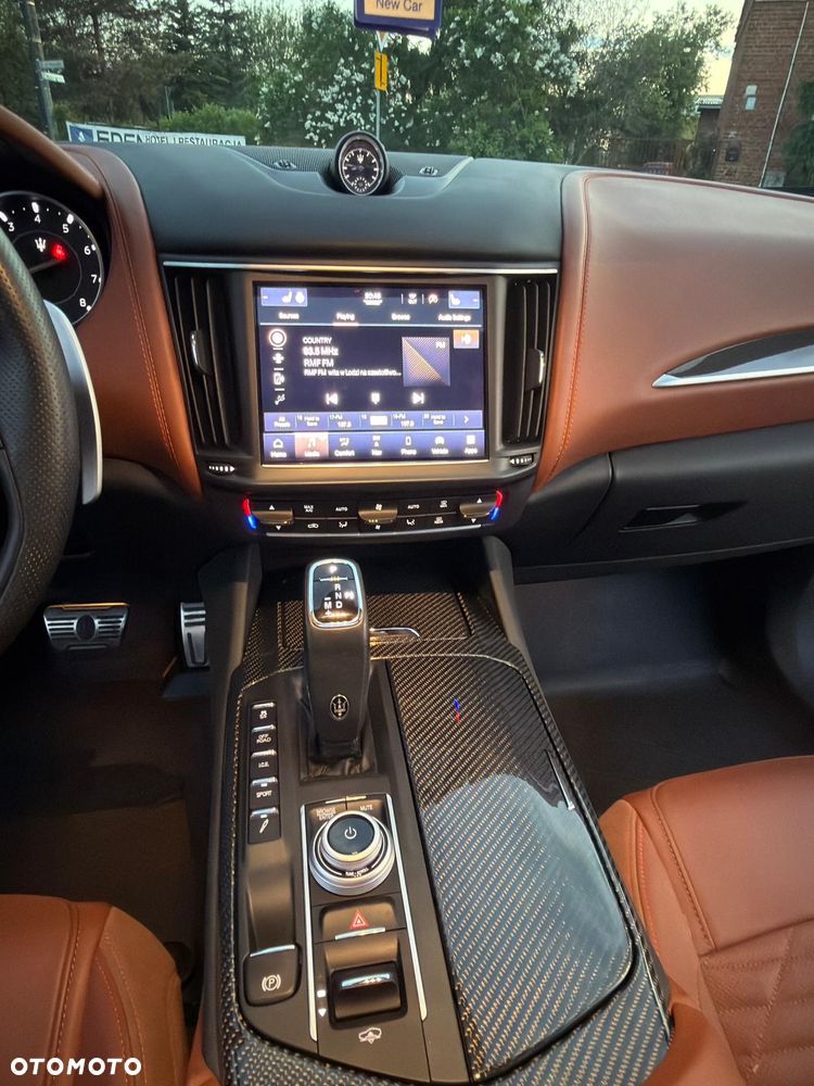 Maserati Levante S - 11