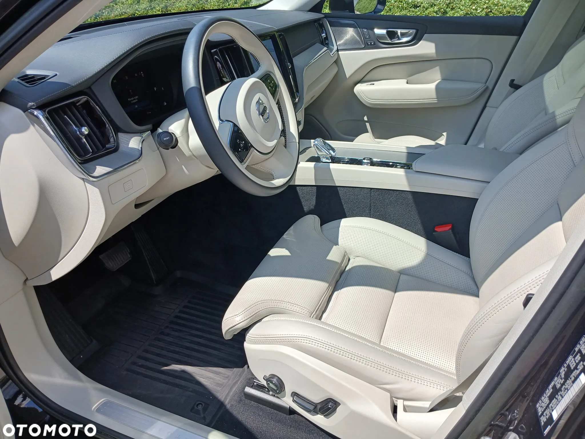 Volvo XC 60 B5 B AWD Ultimate Bright - 20