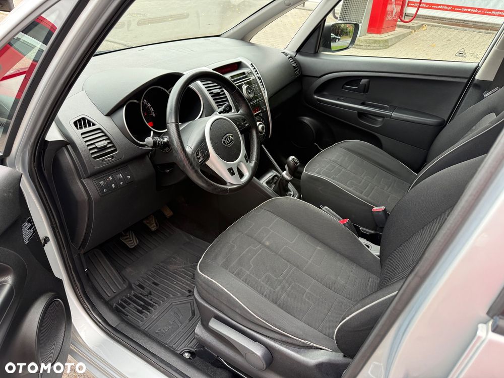 Kia Venga 1.4 CRDi 90 Attract - 10