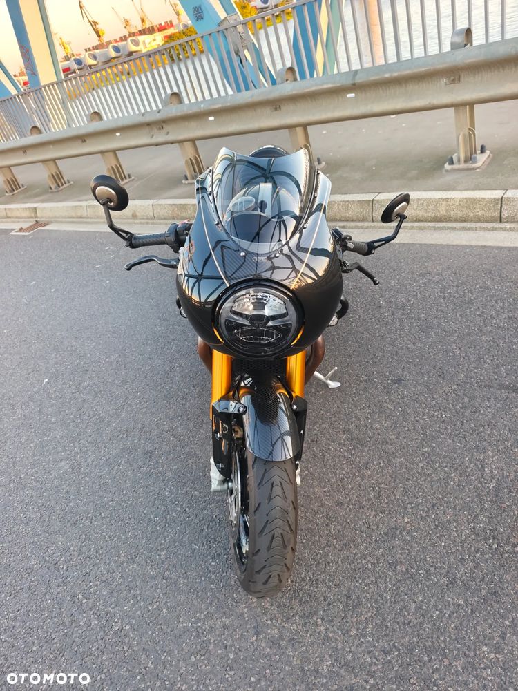 Triumph Thruxton - 4