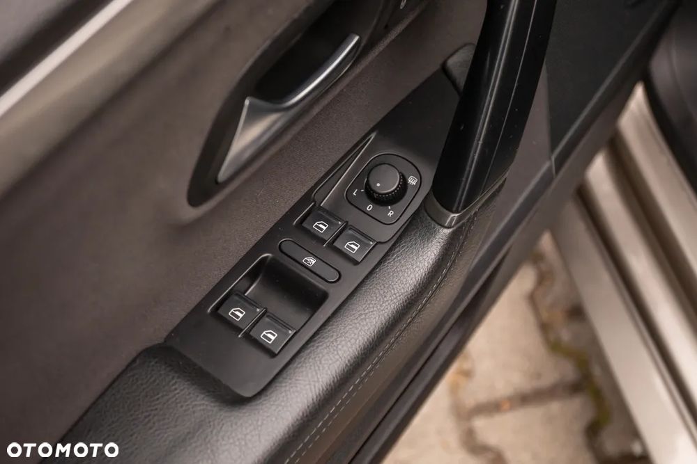 Volkswagen Passat CC 2.0 TDI - 23