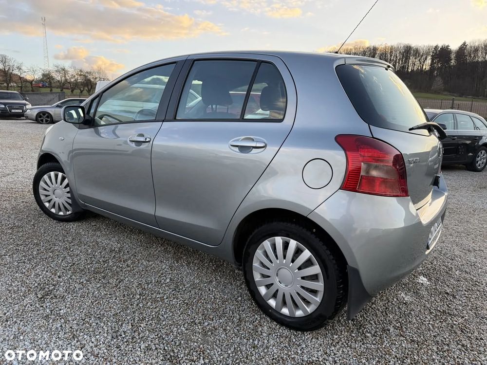Toyota Yaris 1.3 VVT-i Sol - 8