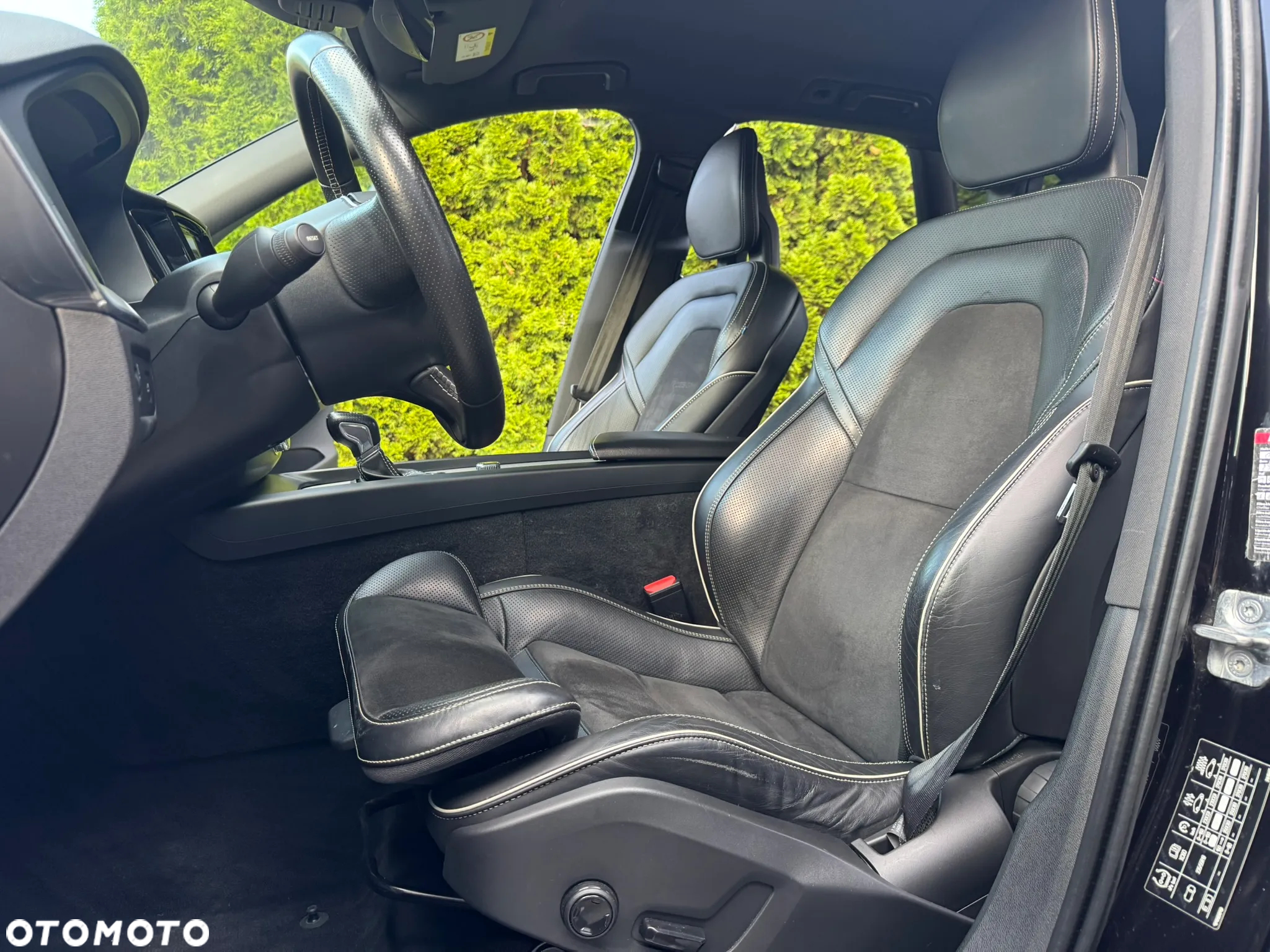 Volvo XC 60 D4 AWD R-Design - 15