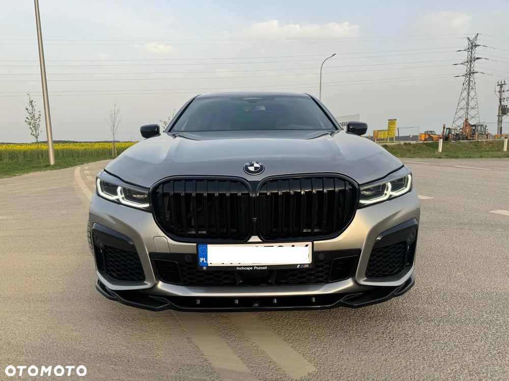 BMW Seria 7 750i xDrive - 2