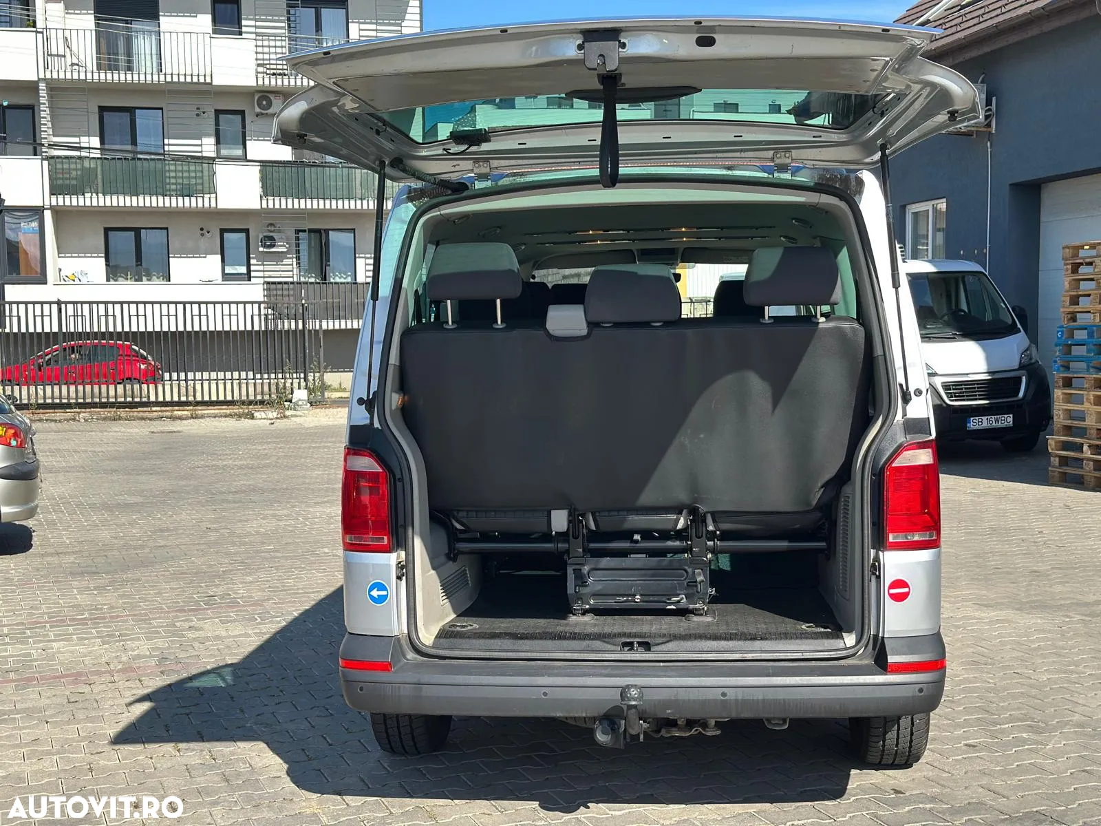 Volkswagen Caravelle T6 2.0 TDI LR Trendline DSG 4M - 21