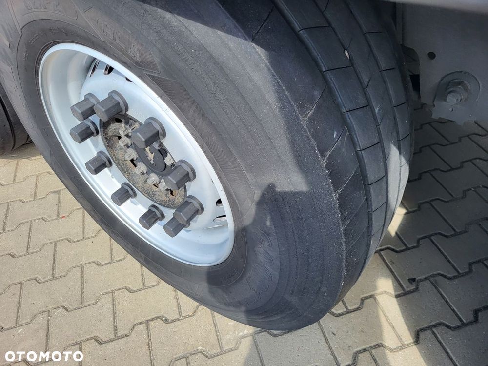 Schmitz Cargobull ThermoKing SLXi300; Dopplestock; Uchwyty promowe, Paleciara - 6