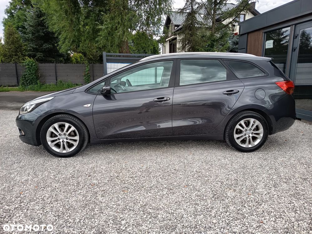 Kia Ceed 1.4 CVVT Dream-Team Edition - 4