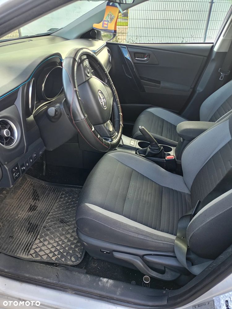Toyota Auris - 9