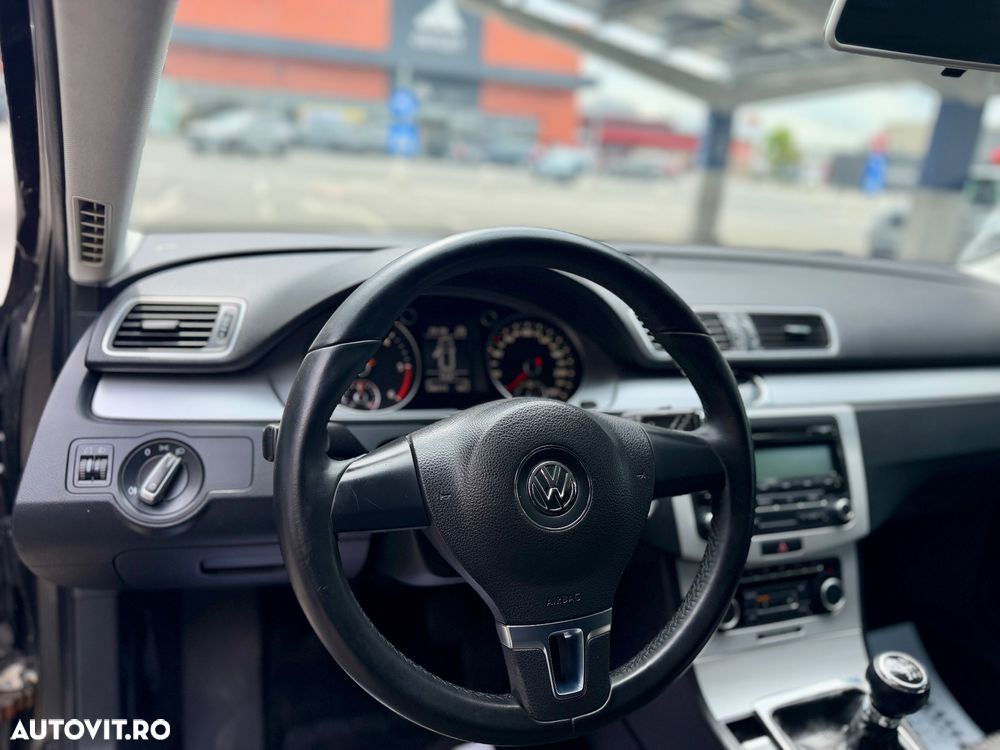 Volkswagen Passat 1.6 TDI DPF BlueMotion Technology Comfortline - 7