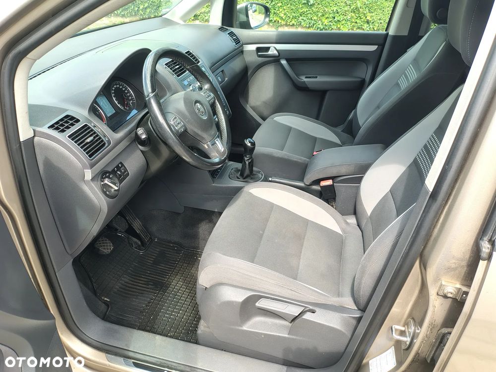 Volkswagen Touran 2.0 TDI DPF BlueMotion Technology Life - 17