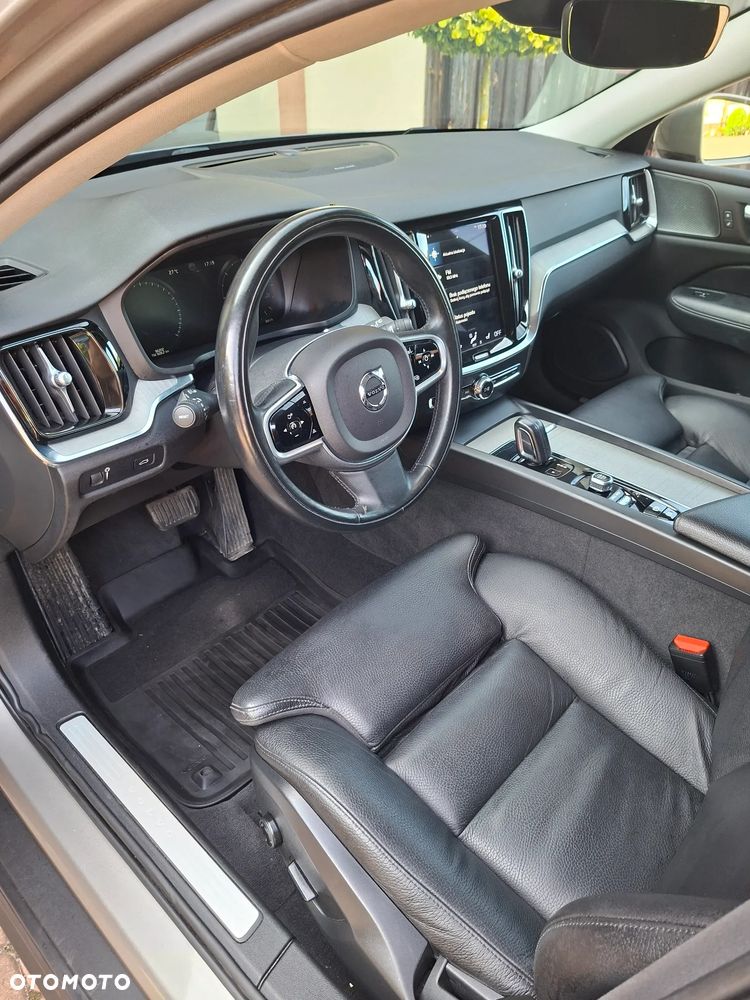 Volvo V60 Cross Country B4 D AWD Geartronic Pro - 14