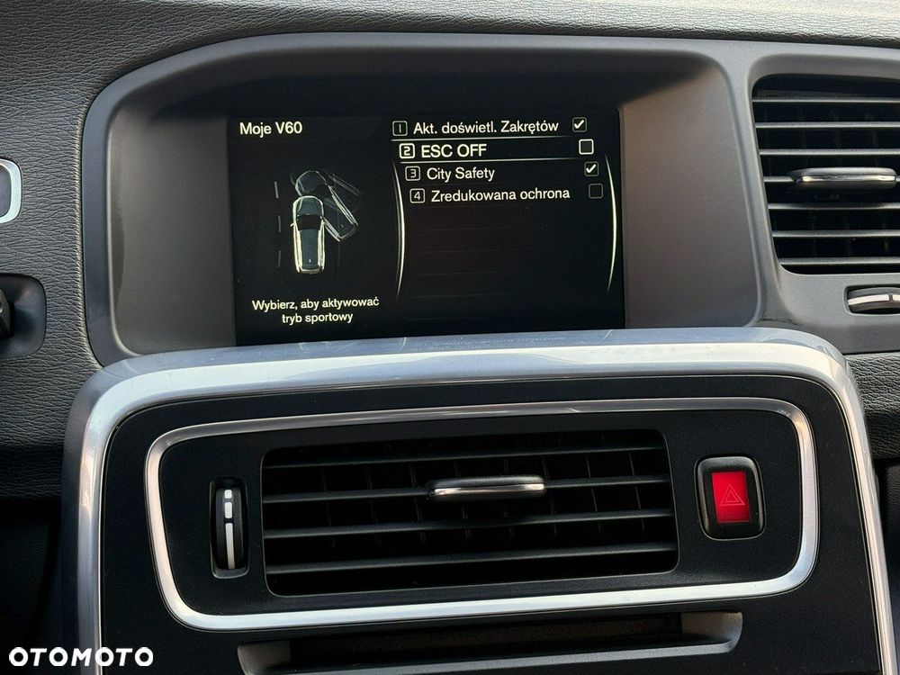 Volvo V60 D4 Momentum - 40