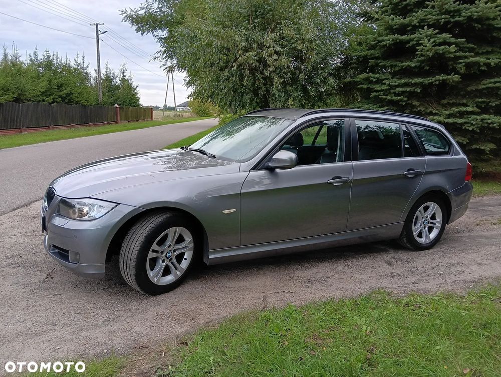 BMW Seria 3 318d DPF Touring - 5
