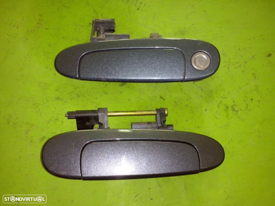 Puxadores de porta originais Toyota Yaris 1º modelo - 1