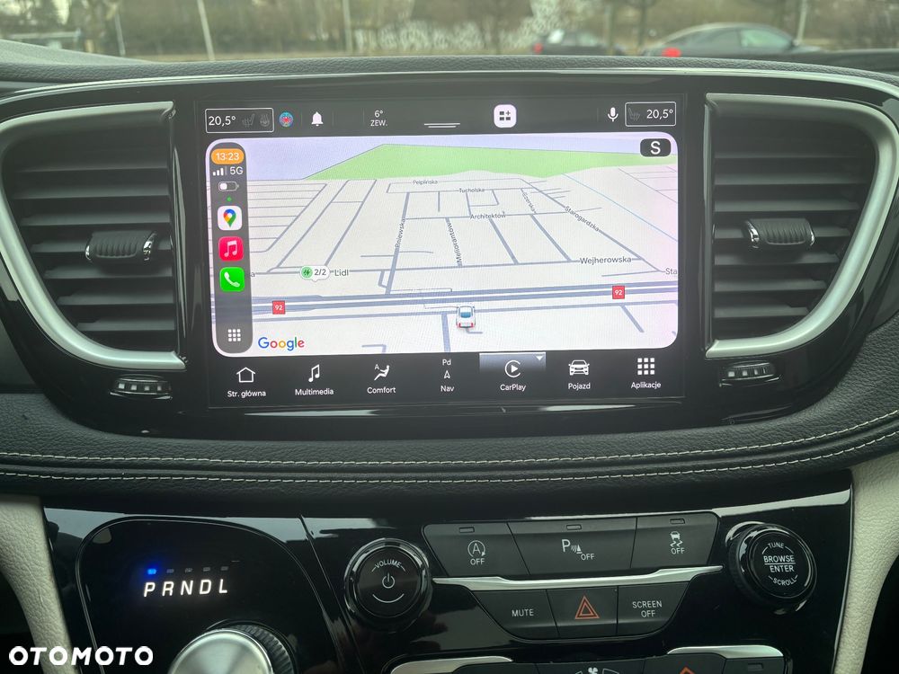 Chrysler Pacifica - 10