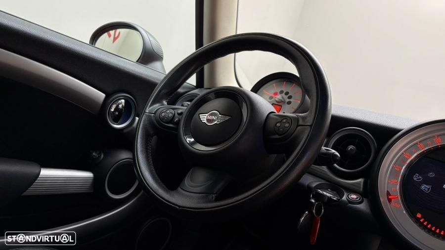 MINI 3 Portas - 19