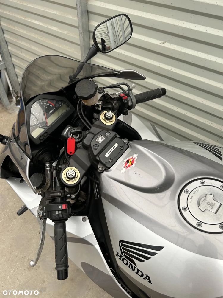 Honda CBR - 17
