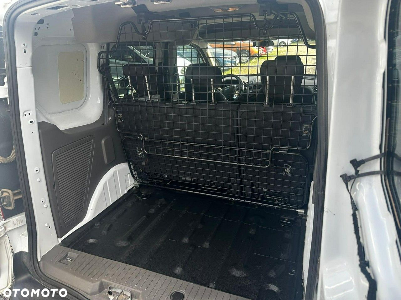 Ford Transit Connect - 10