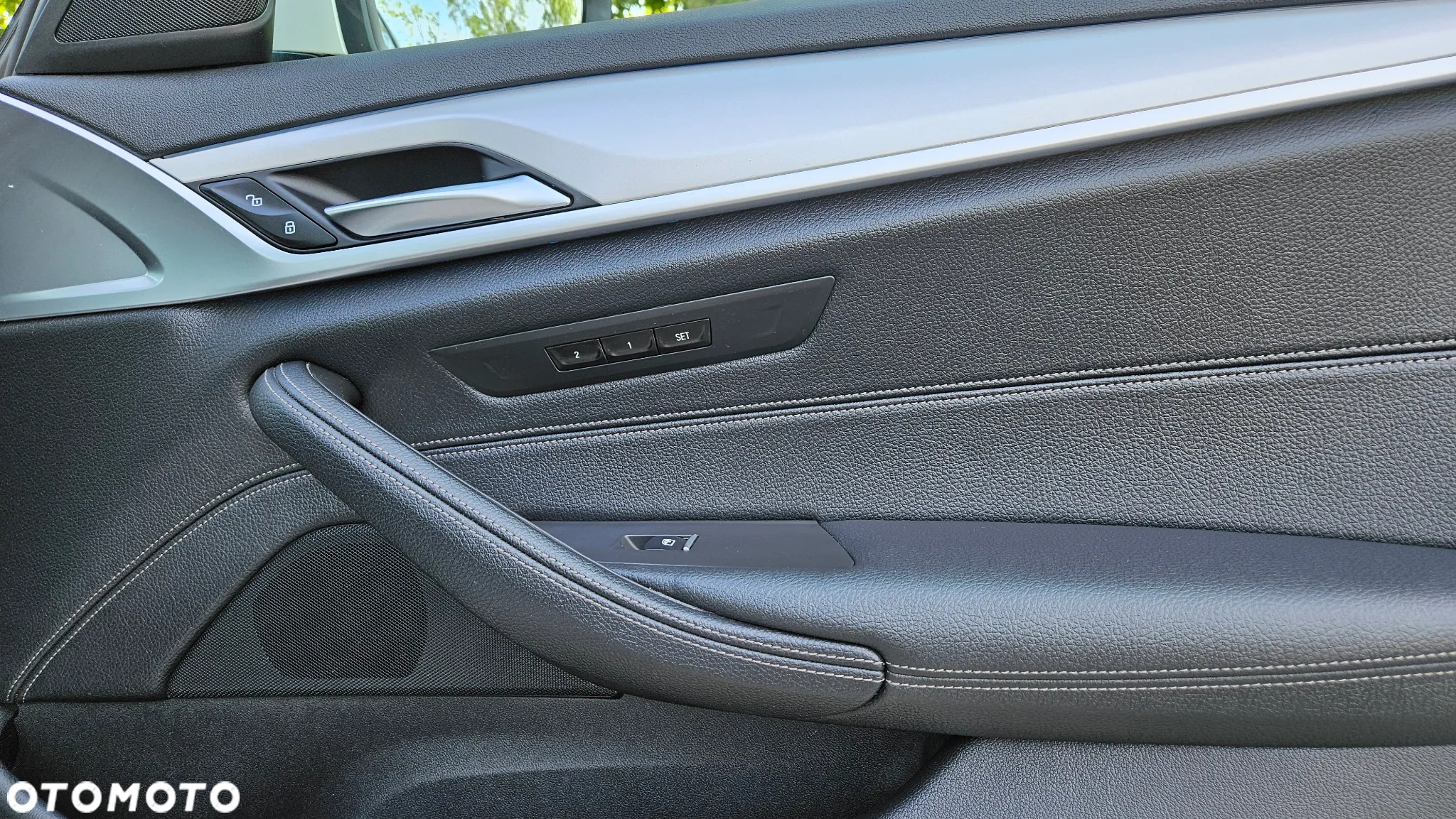 BMW Seria 5 520e - 33