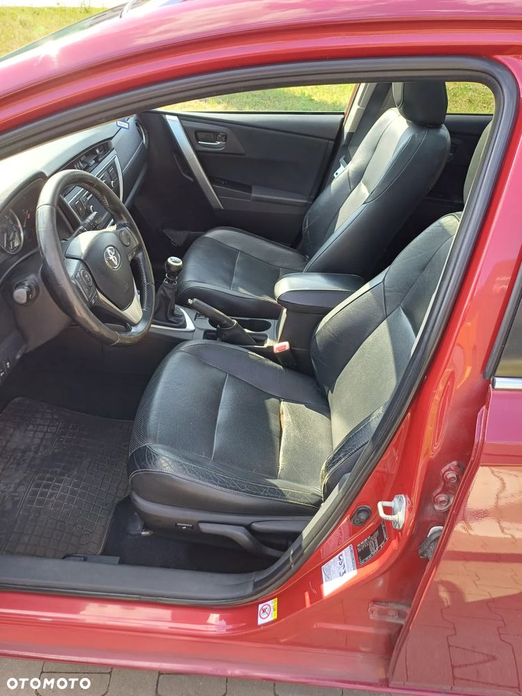 Toyota Auris 2.0 D-4D Premium - 10