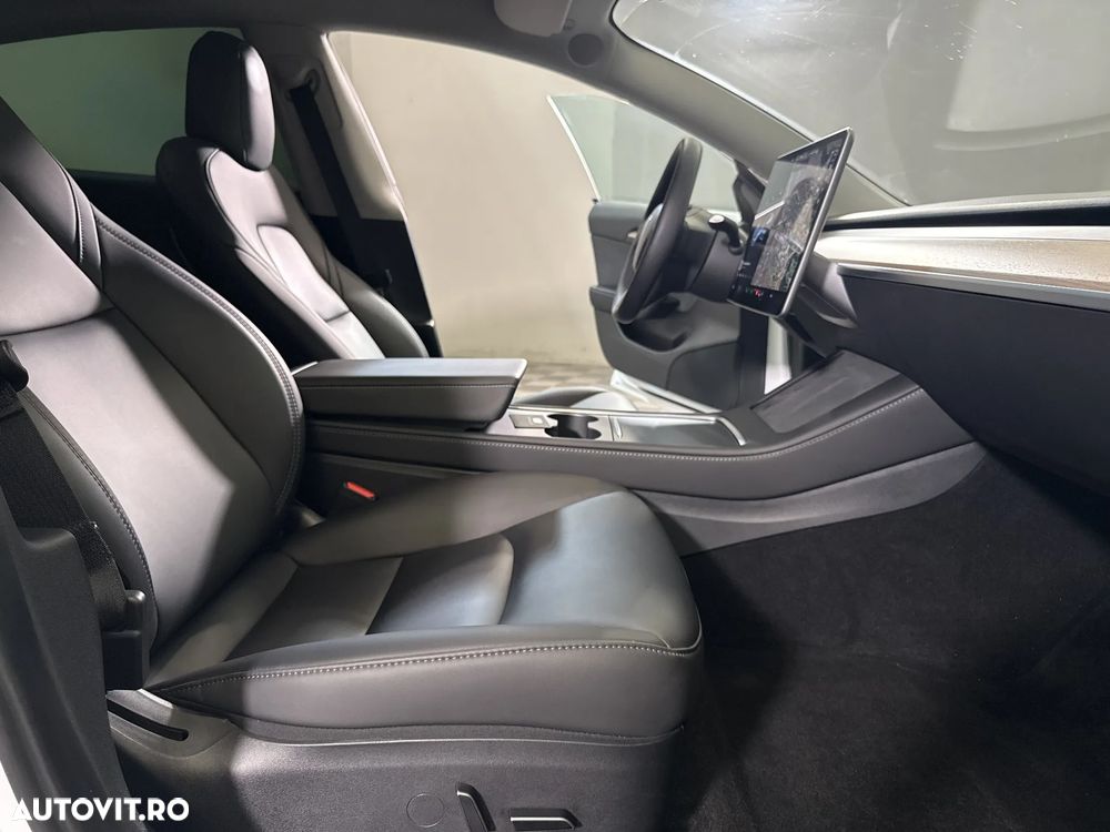 Tesla Model 3 Performance - 12