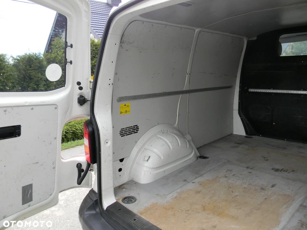Volkswagen Transporter - 13