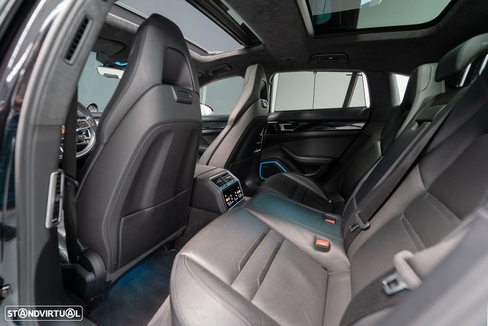 Porsche Panamera Sport Turismo Turbo S E-Hybrid - 31