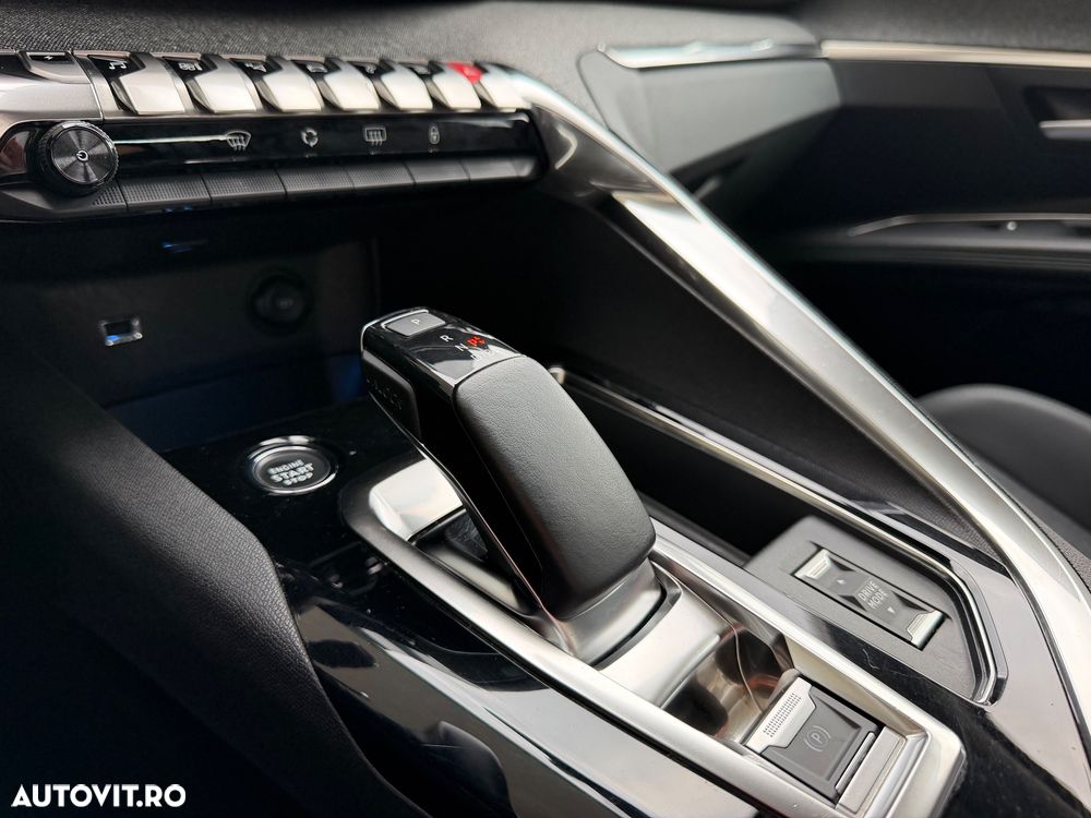 Peugeot 3008 PHEV 225 EAT8 Allure Pack - 22