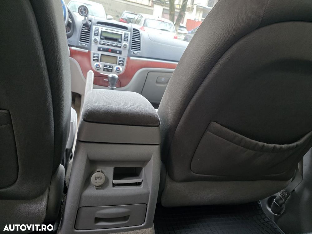 Hyundai Santa Fe 2.2 DSL VGT 5 SEATS 4WD - 11