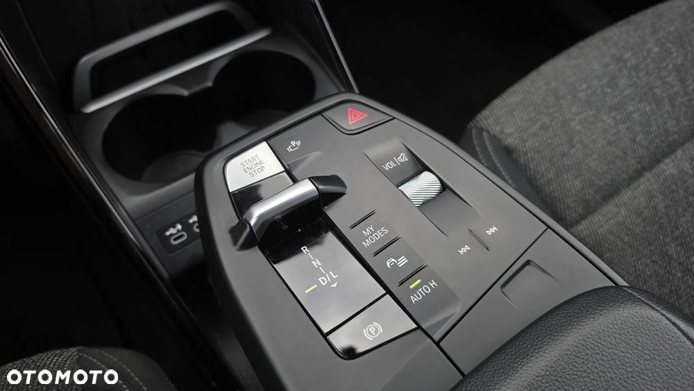 BMW Seria 2 218d - 13