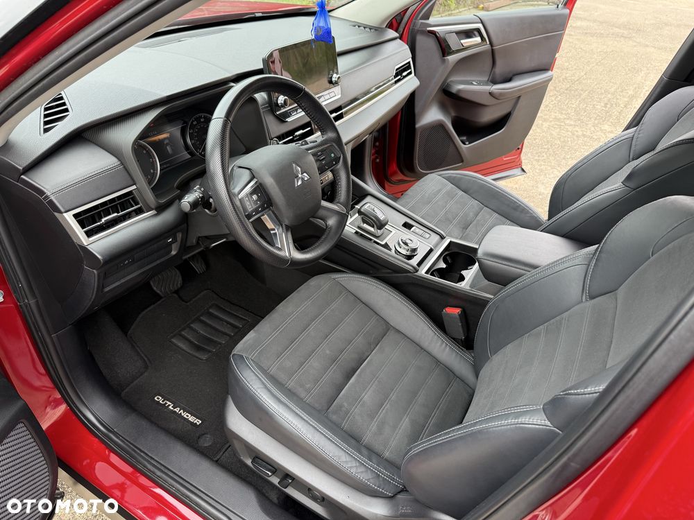 Mitsubishi Outlander - 7