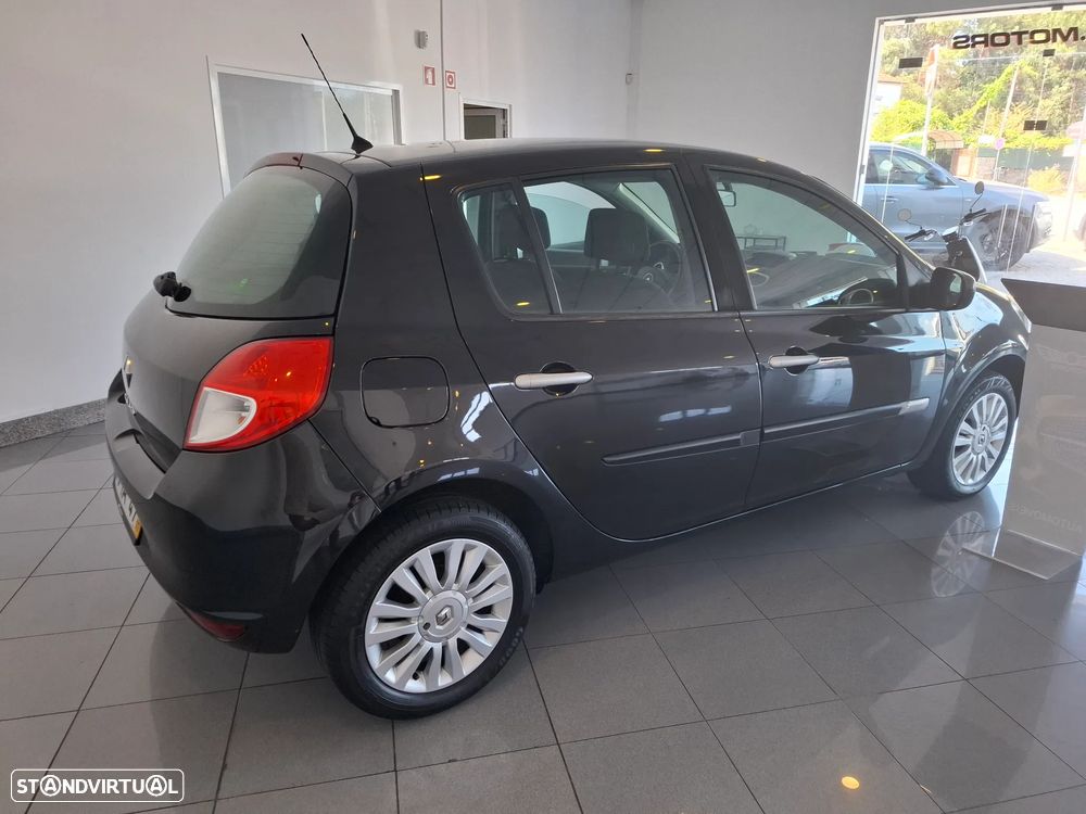 Renault Clio 1.5 dCi Dynamique S - 7