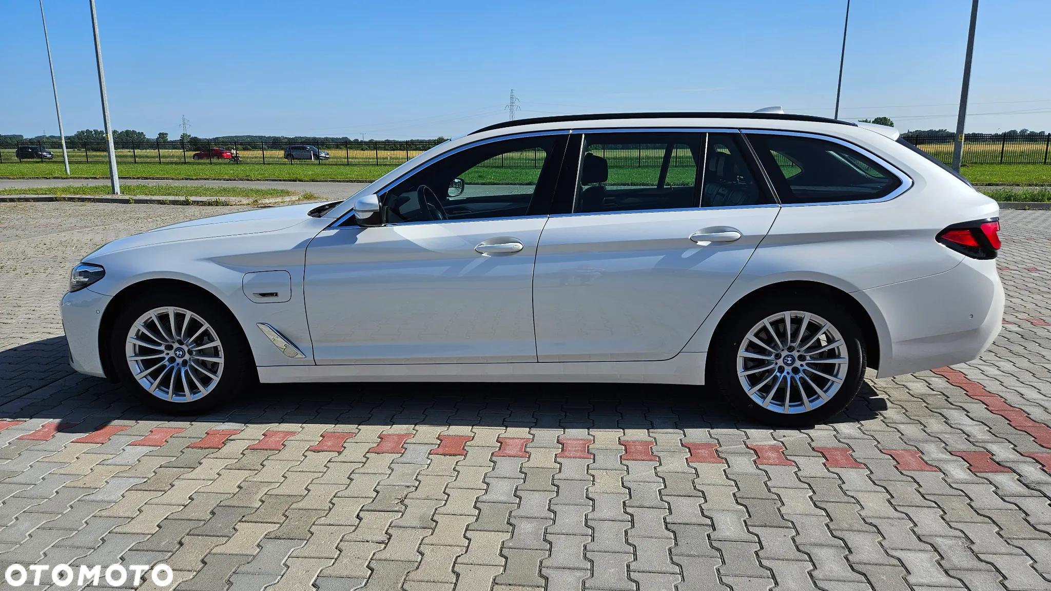 BMW Seria 5 520e - 4