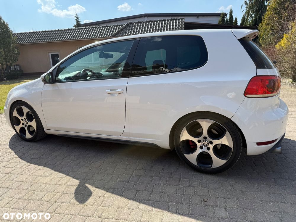Volkswagen Golf 2.0 GTI adidas - 7