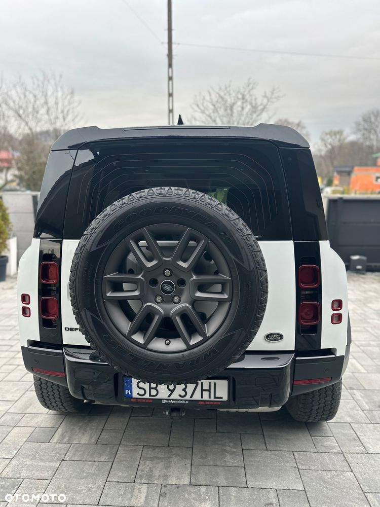 Land Rover Defender 110 D240 S - 29