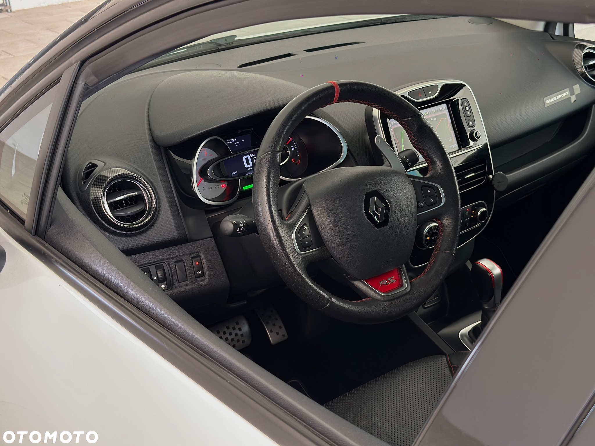 Renault Clio 1.6 R.S.Trophy 220 EDC - 11