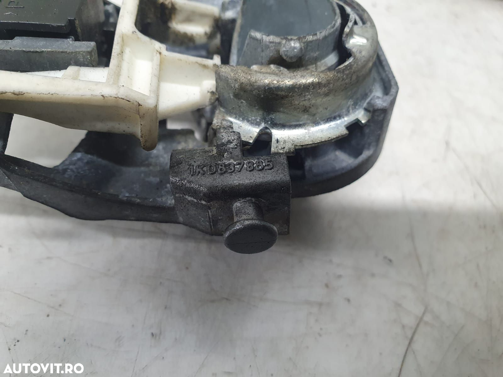 Suport maner exterior stanga 1k0837885 Volkswagen VW Golf Plus 1 [200 - 3