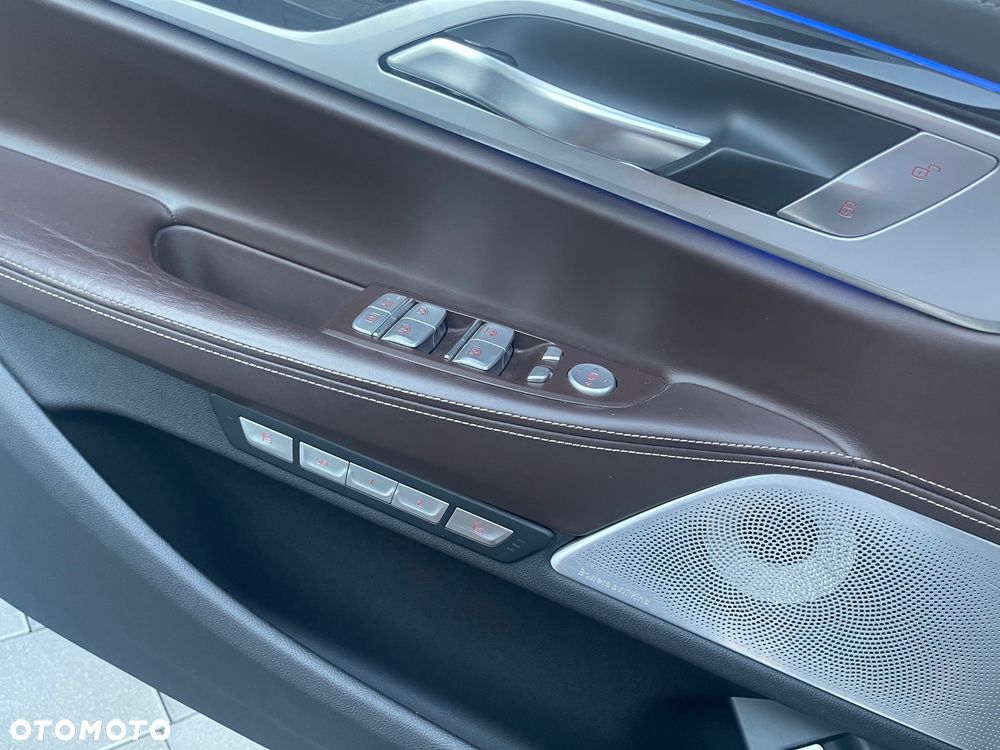 BMW Seria 7 M760Li xDrive - 11