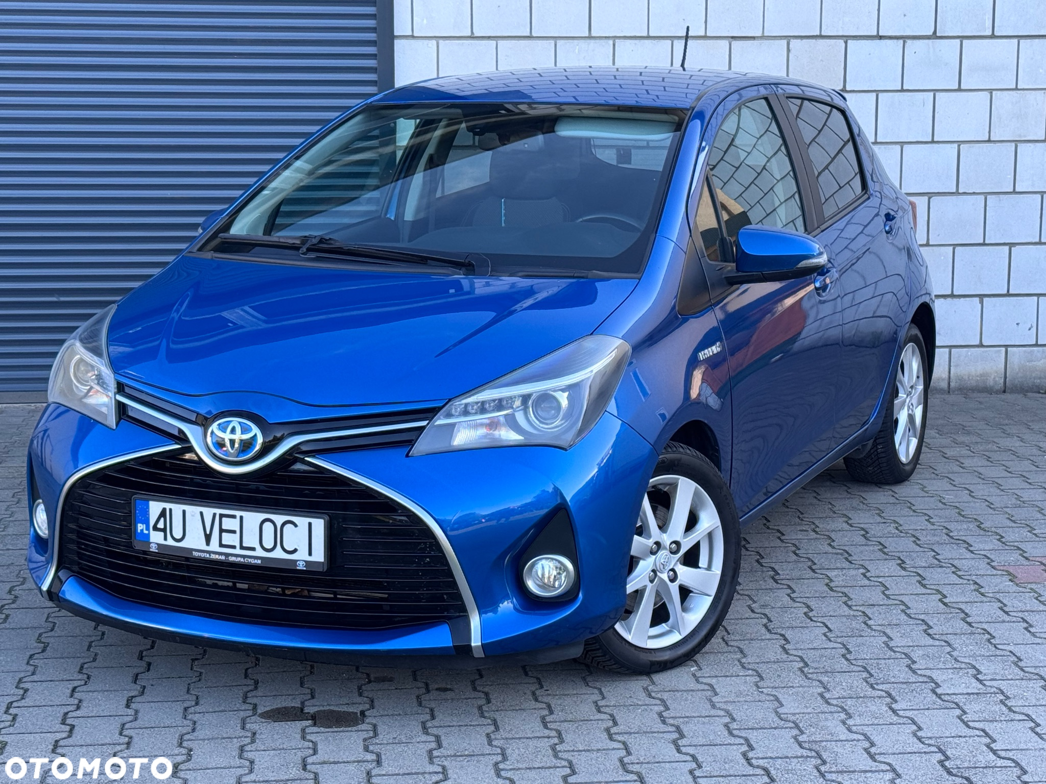 Toyota Yaris Hybrid 100 Premium - 2