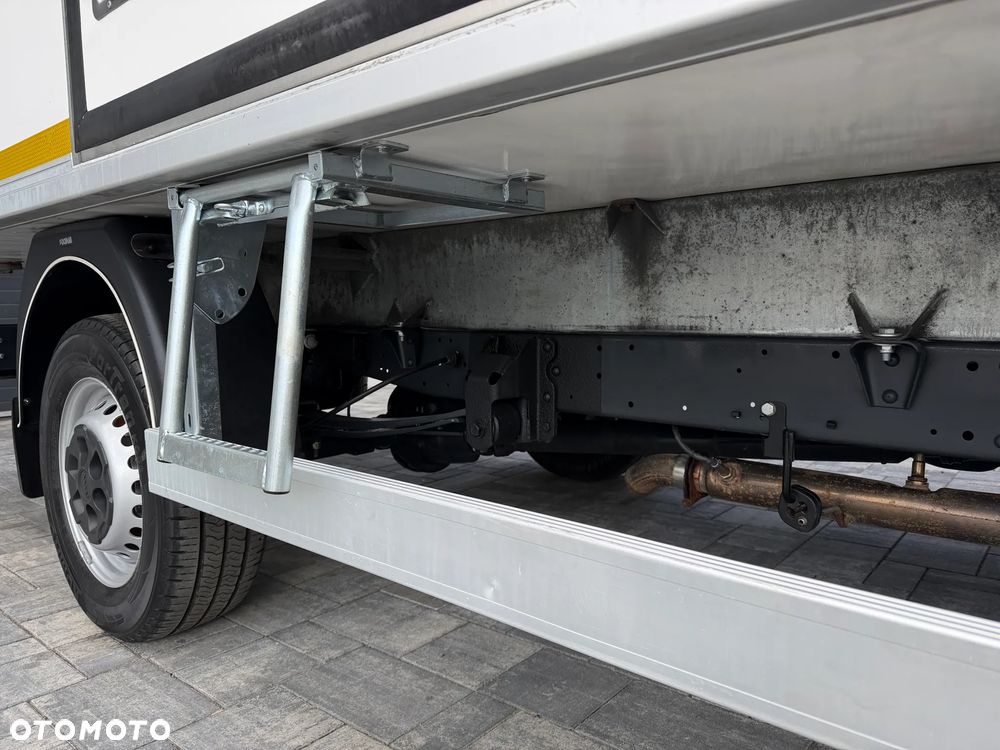 Iveco 35S16 3.0l Chłodnia 8 Palet / Agregat Carrier Viento / Izoterma RomCar / Unikatowy stan / Nowe opony / Serwisowany w aso / FV23% - 20