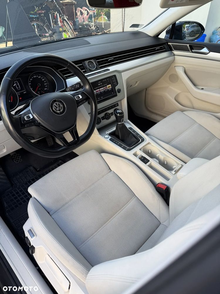 Volkswagen Passat 1.6 TDI BMT City - 10