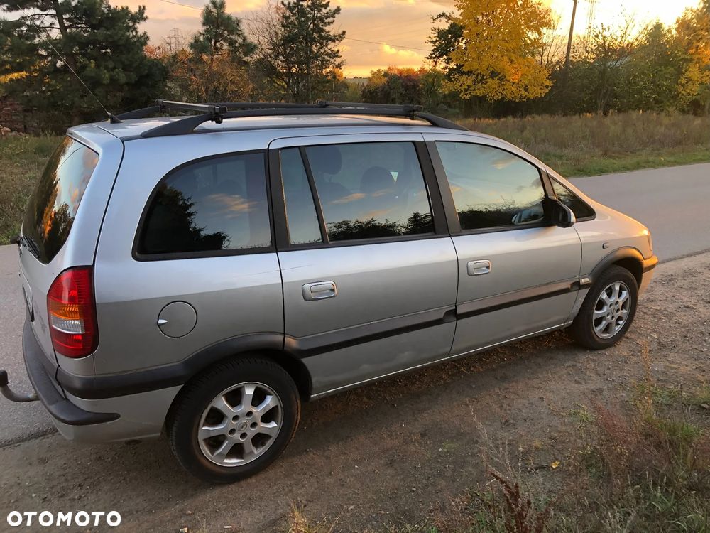 Opel Zafira 1.8 16V Elegance - 4