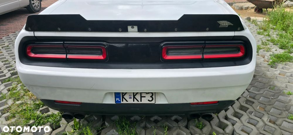 Dodge Challenger - 8