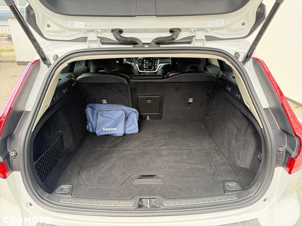 Volvo V60 Cross Country - 29