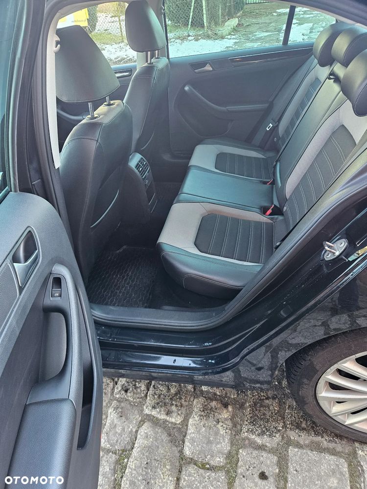 Volkswagen Jetta 1.4 TSI BMT Highline - 16