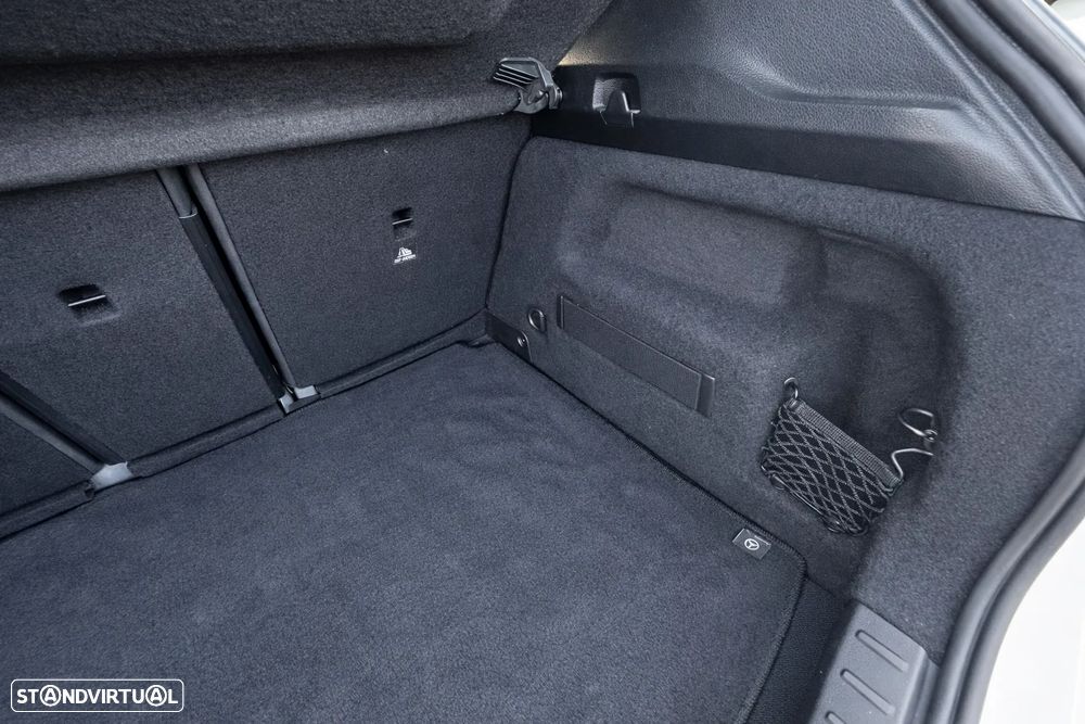 Mercedes-Benz GLA 250 e 8G-DCT Progressive - 14