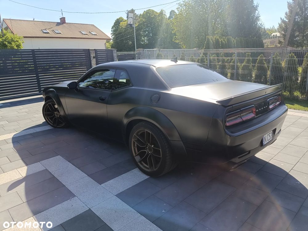 Dodge Challenger - 5