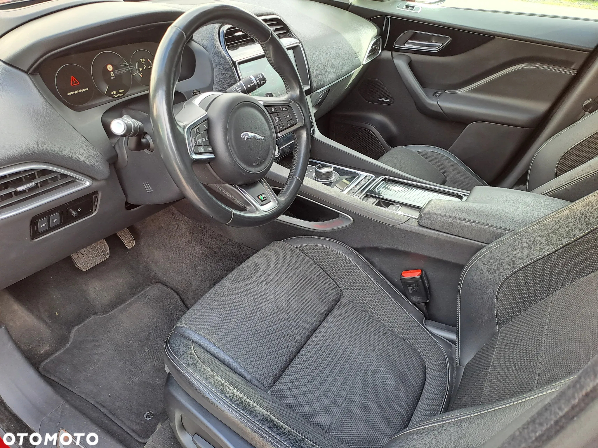 Jaguar F-Pace 2.0 i4D AWD R-Sport - 13