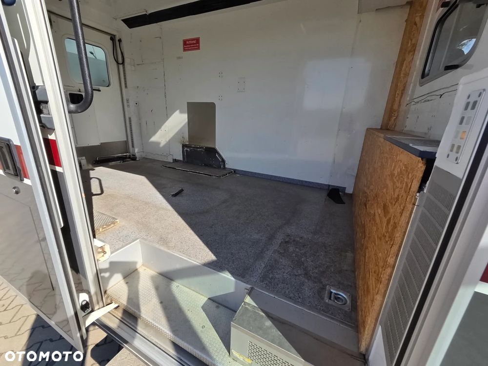 Mercedes-Benz Sprinter - 35